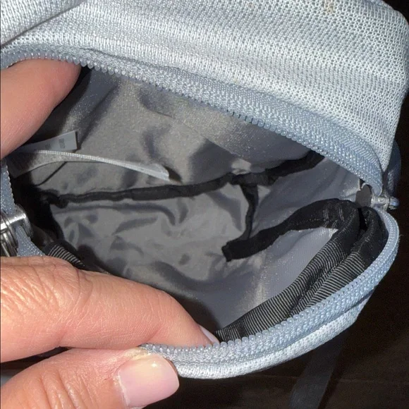 NWT The North Face Jester Light Gray Crossbody Organizer Bag - Picture 7 of 9